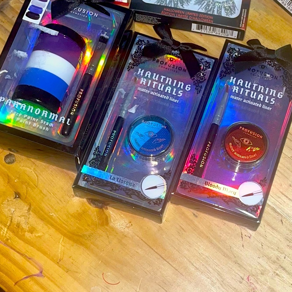 PROFUSION Rituals Water-Activated Liner Duo + PARANORMAL FACE PAINT STACK